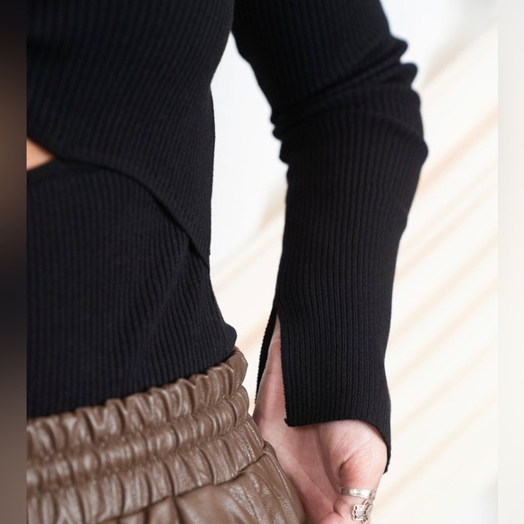 Cut Out Cropped Long Sleeve Top - Picture 3 of 3